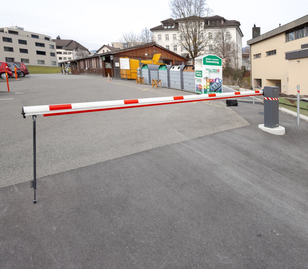 Schranke, Absperrung Gemeinde Kaltbrunn