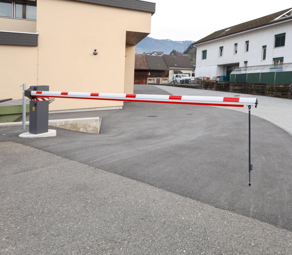 Schranke, Absperrung Gemeinde Kaltbrunn