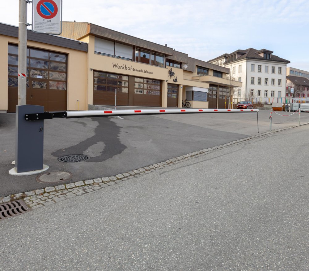 Schranke, Absperrung Gemeinde Kaltbrunn