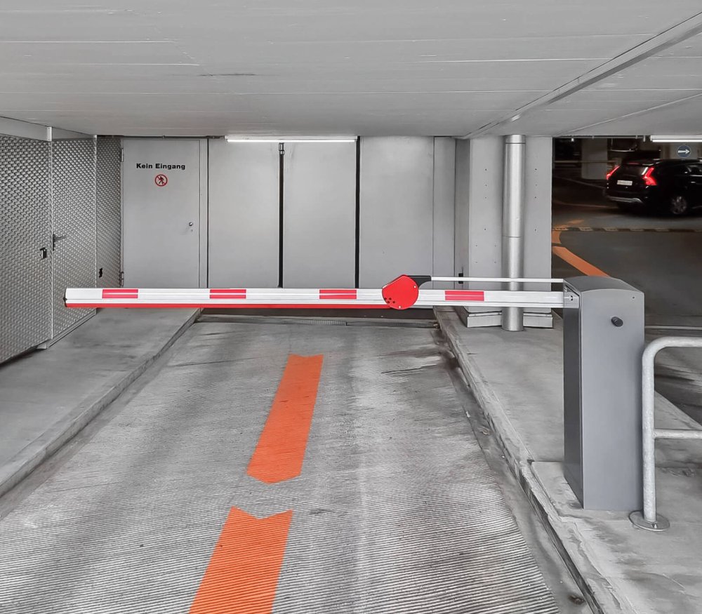 Réglementation de la sortie du parking souterrain avec barrière B3010