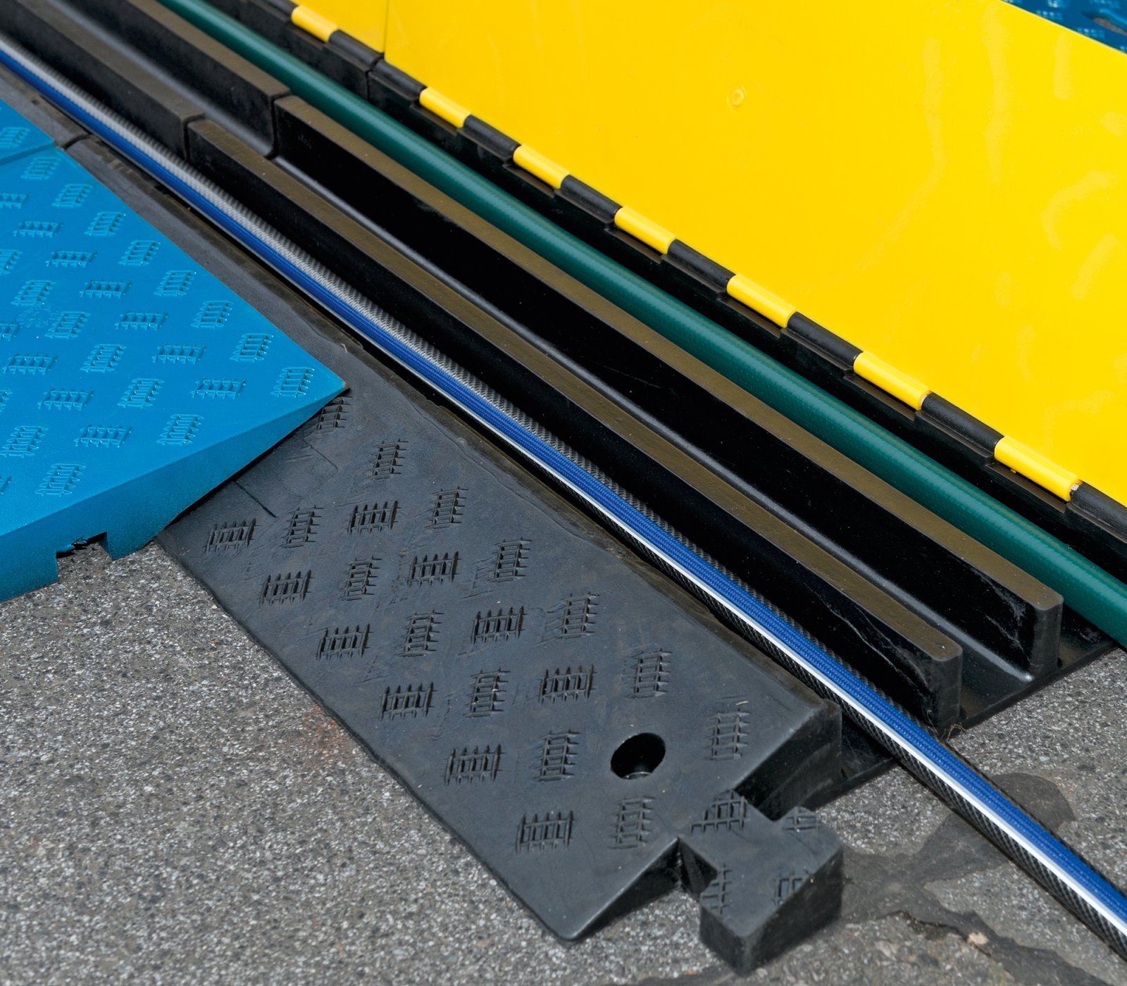 Rollstuhlrampe_Kabelbruecke_Set_279b3395.jpg